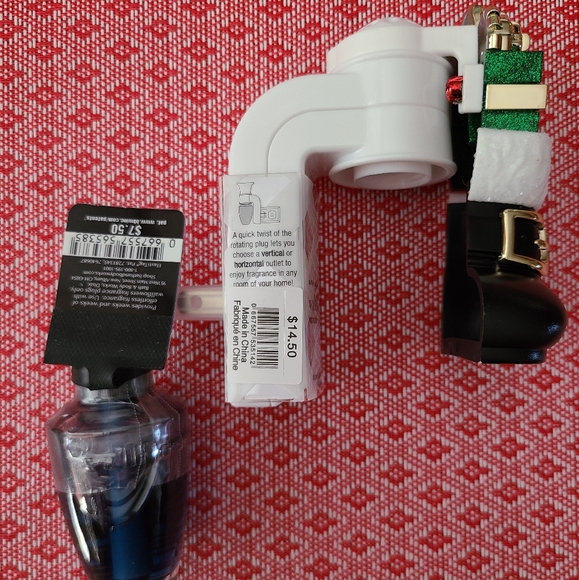 🛍BOGO 50%🎁NWT‼️ Bath & Body Works "Santa's Boot" Wallflowers Fragrance Plug In - Picture 3 of 16